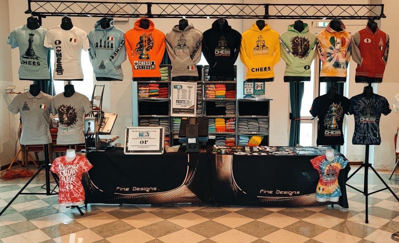 Fine Designs Stand
